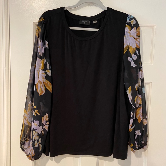 Tahari Black Blouse with Floral Chiffon Sleeves – Size 1X - Picture 1 of 7